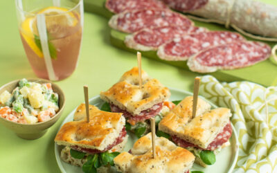 Focaccia farcita con insalata russa e Salame Felino IGP