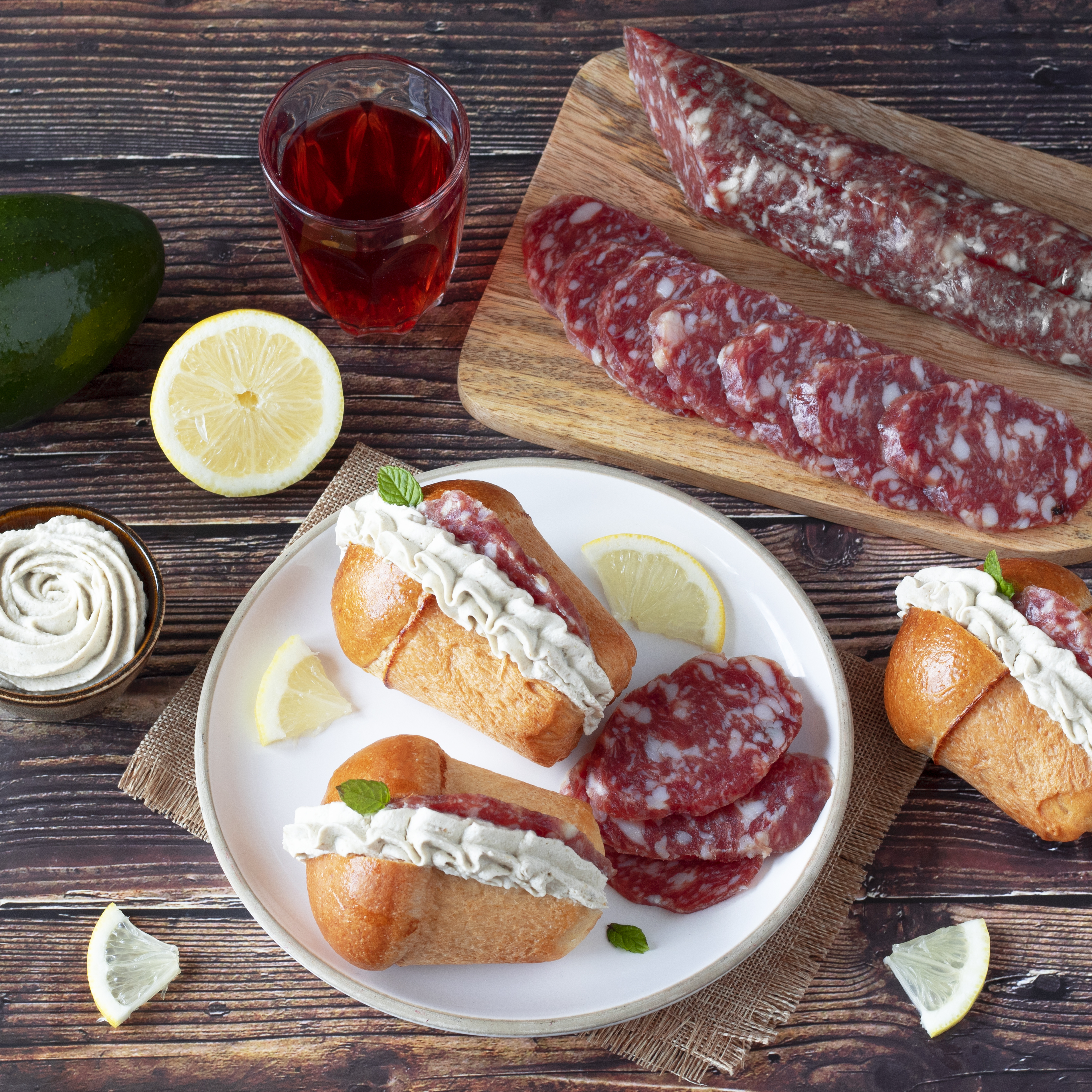 Babà salati con mousse di avocado e Salame Felino IGP