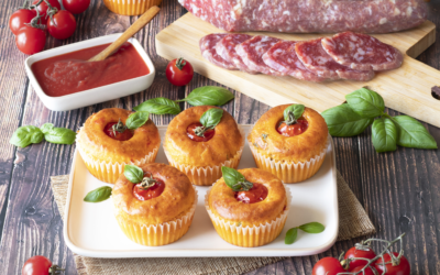 MUFFIN SALATI GUSTO PIZZA CON PEPERONI E SALAME FELINO IGP